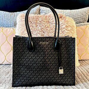Michael Kors XL Mercer Tote Handbag Signature Coated Canvas Silver Hardware NWT